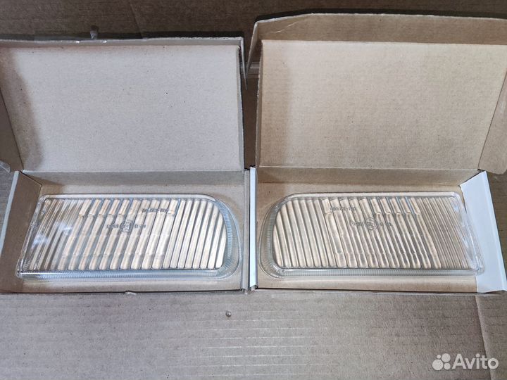 Стекло противотуманной фары Audi 100 С4