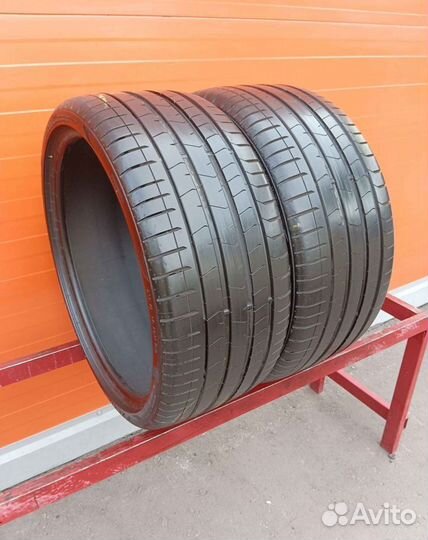 Pirelli P Zero PZ4 255/30 R20 92Y