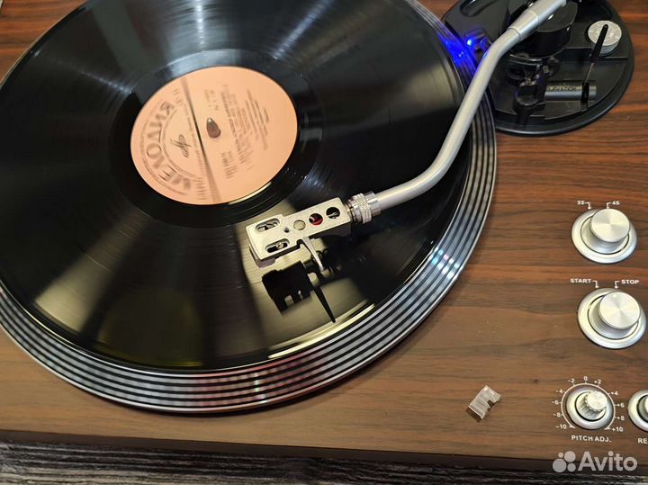 Проигрыватель виниловых дисков Thomson Lenco L-92