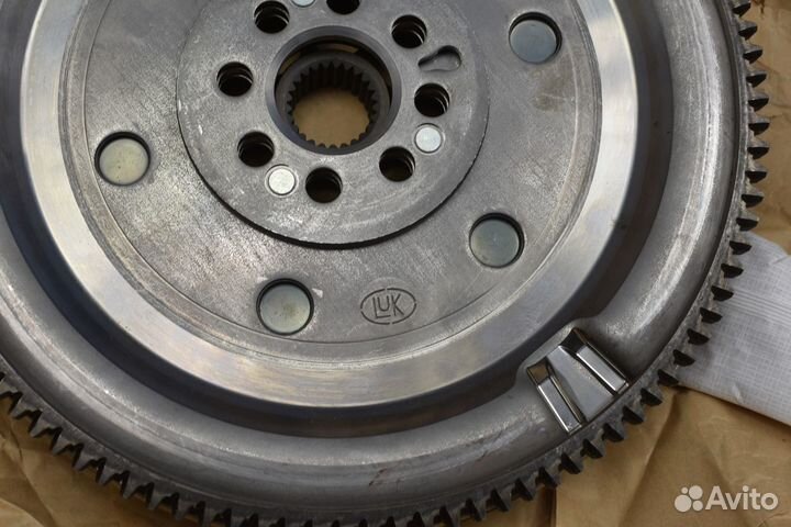 Маховик двухмассовый Geely Emgrand CVT 1066001240