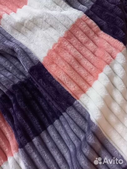 Пледы и покрывало