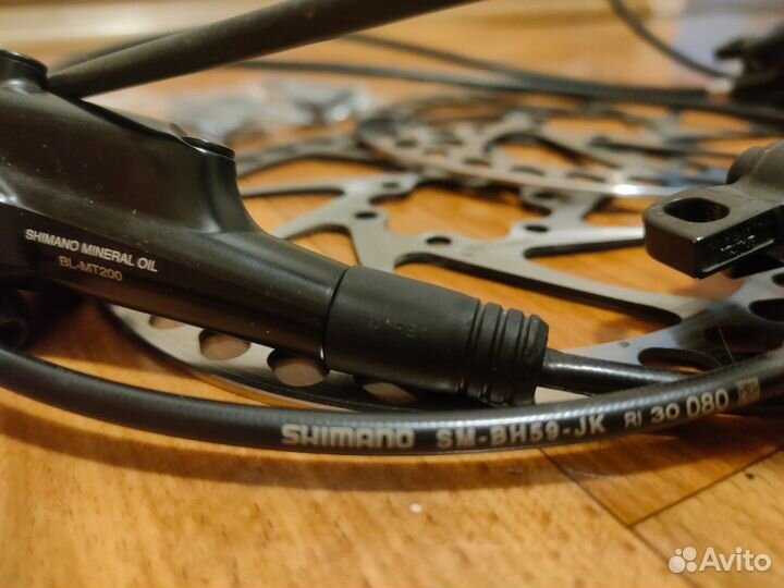 Комплект гидравлических тормозов Shimano MT200