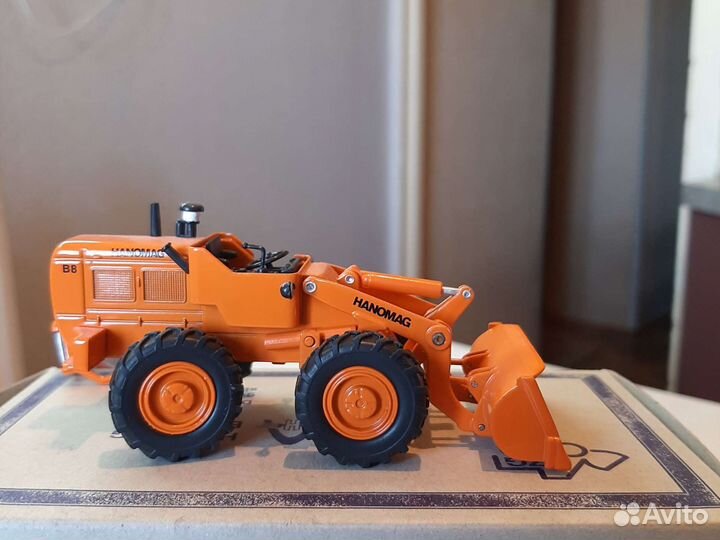 Масштабная модель Погрузчик