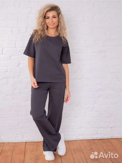 Спортивный костюм женский новый 44 46 размер