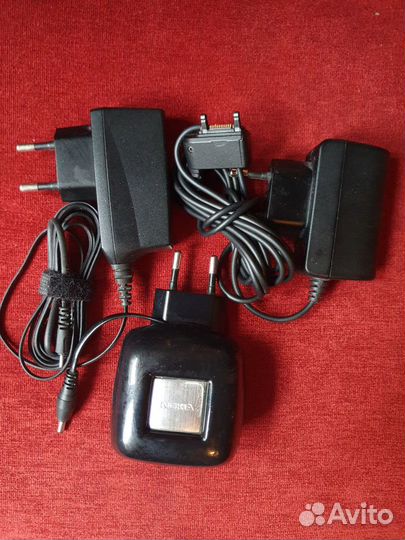 Зарядки, наушники, переходники,держатель