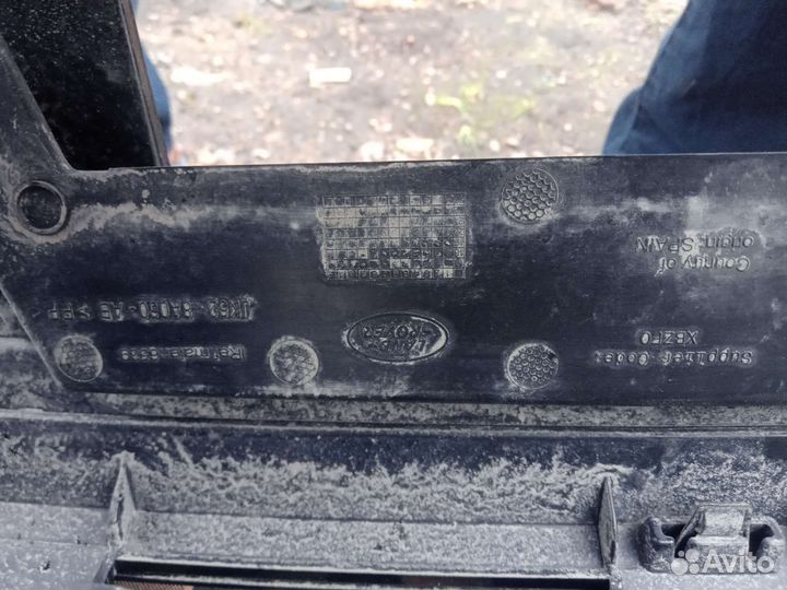 Решётка радиатора Lend Rover