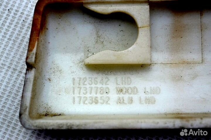 Молдинг в торпеде scania R-series (01.04)