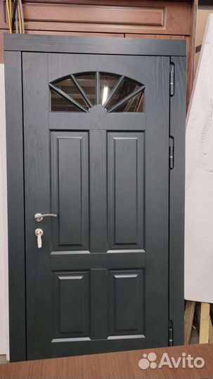 Дверь входная для частного дома