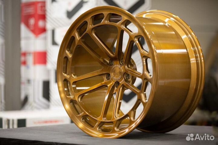 Кованые диски GT Forged LC2 R18 на Mini Countryman