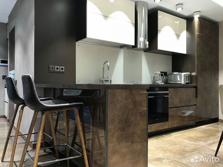 Современный кухонный гарнитур