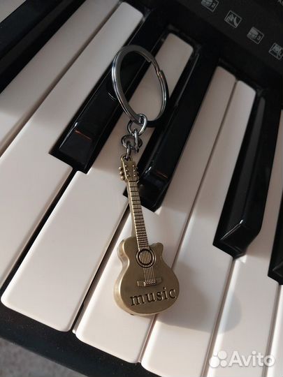 Брелок для ключей отличный подарок музыканту