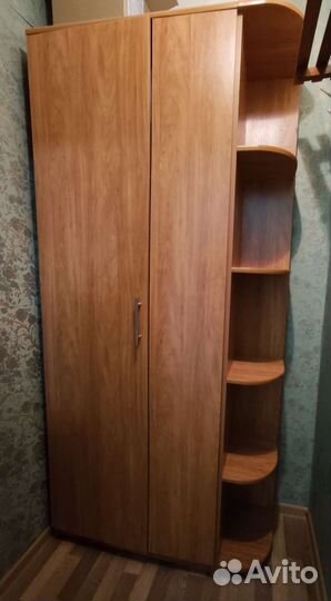 Шкаф