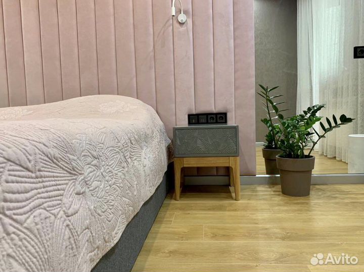 Тумба прикроватная