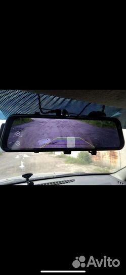 Автомобильный видеорегистратор в зеркало