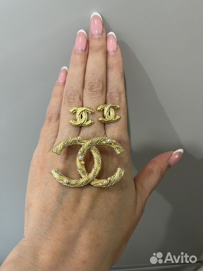 Брошь и серьши chanel