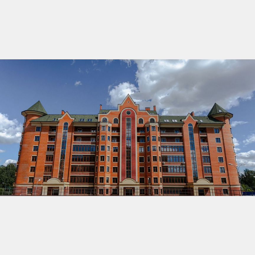 3-к. квартира, 142 м², 1/8 эт.