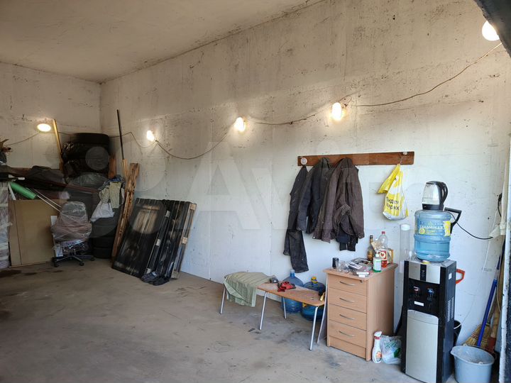 Гараж, > 30 м²