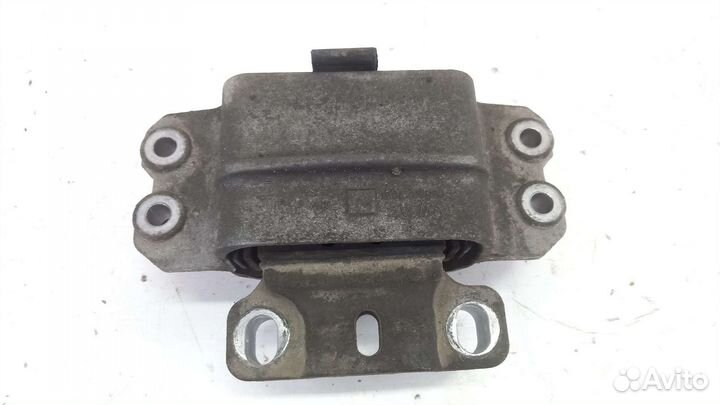 Опора МКПП левая Skoda Octavia A5