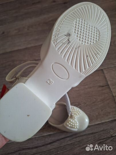 Туфли для девочки праздничные