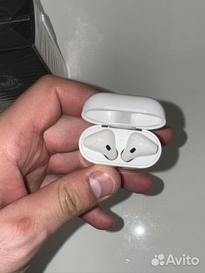Беспроводные наушники apple airpods