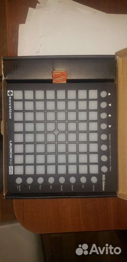 Midi controller Novation launchpad mini