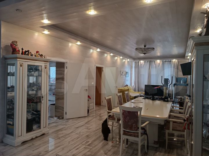 Дом 274 м² на участке 5,5 сот.