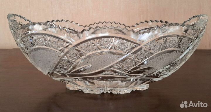 Хрустальная ваза-ладья Изморозь (1976г.)