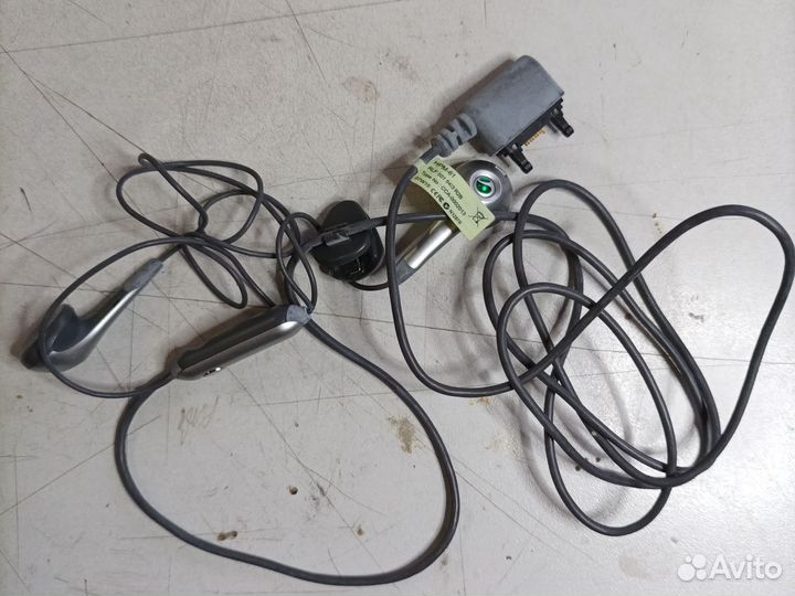 Наушники Sony Ericson HPM61