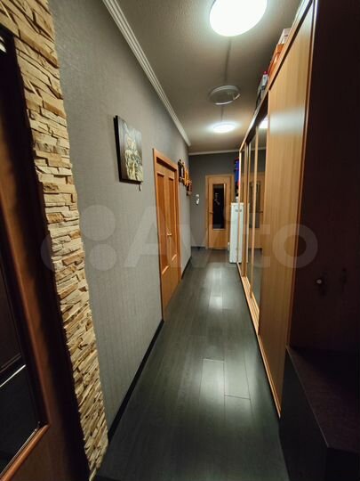 2-к. квартира, 61 м², 5/5 эт.