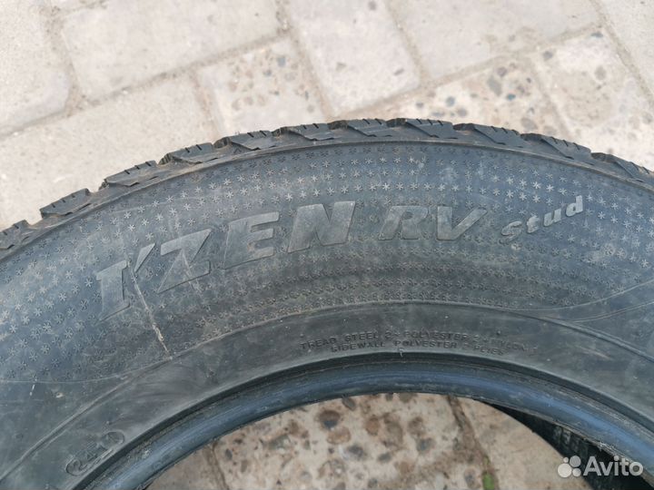 Kumho I'Zen RV Stud KC16 215/70 R16