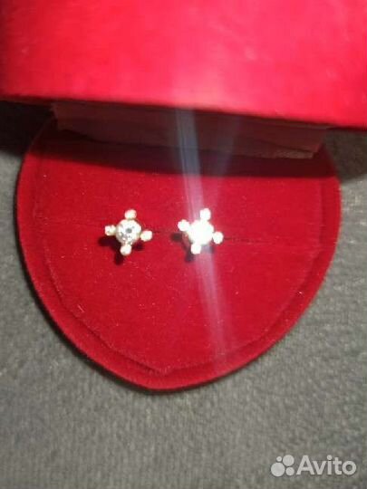 Золотые серьги с бриллиантами 585