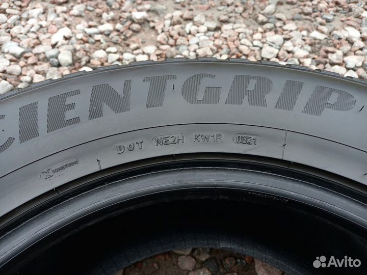 Goodyear EfficientGrip SUV 4x4 265/65 R17