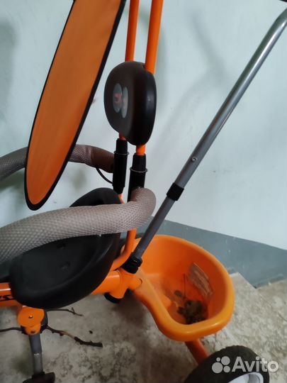 Детский велосипед с ручкой