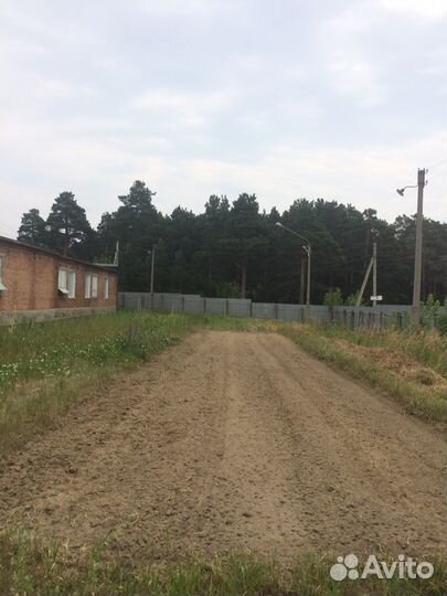 Вспашка земли трактором