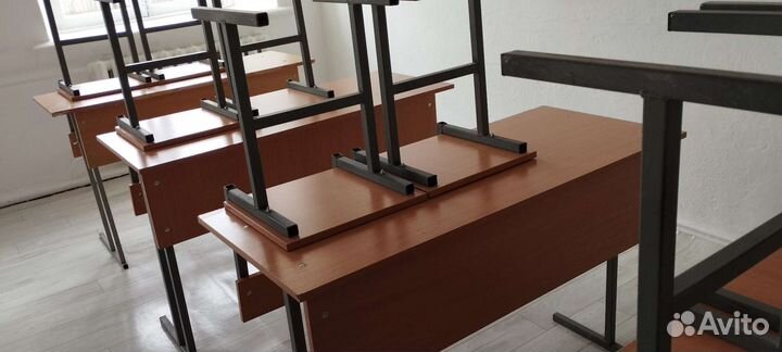 Школьная парта со стулом