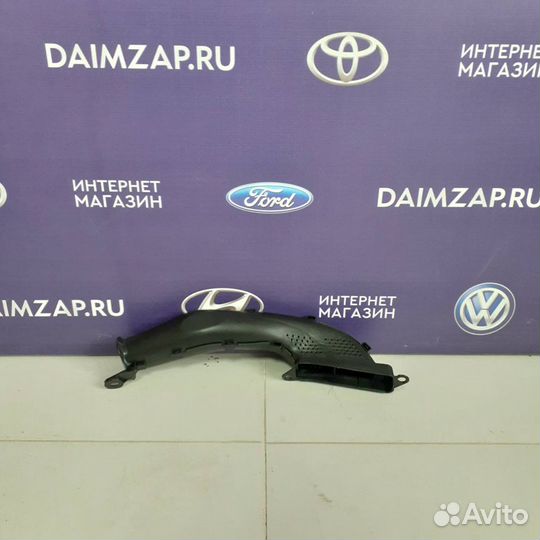 Патрубок воздухозаборника Ford Focus 3