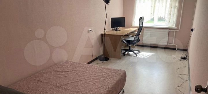 2-к. квартира, 100 м², 1/10 эт.