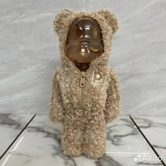 Мишка bearbrick celato pique 400 28см в одежде