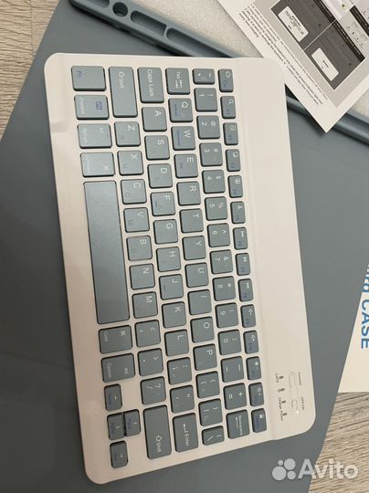 Чехол с клавиатурой и мышью для iPad 10.2