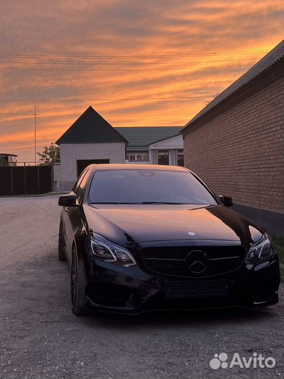 Передний бампер на Мерс 212 амг