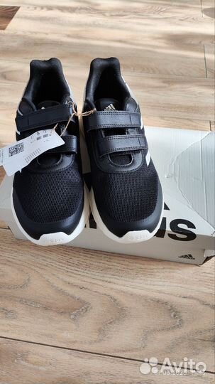 Новые кроссовки Adidas и не только