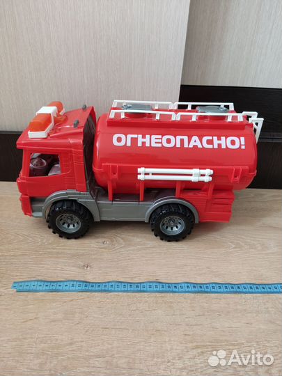 Машинка игрушка