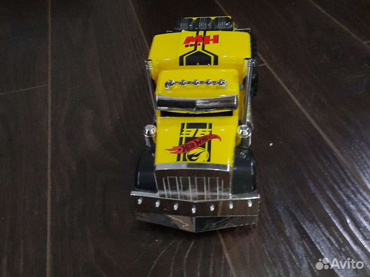 Hot wheels грузовик