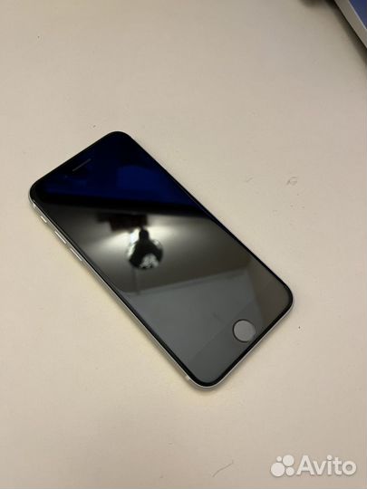 iPhone SE (2020), 64 ГБ