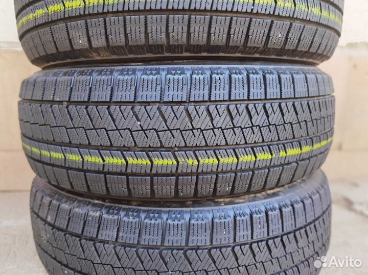 Bridgestone Blizzak VRX2 185/60 R15 98Q