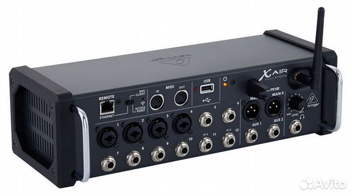 Микшерный пульт Behringer XR12