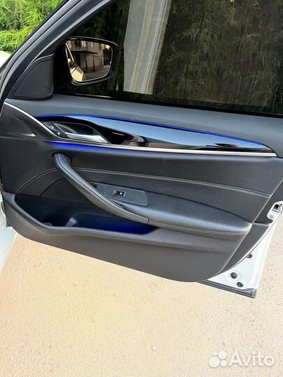 Обшивки дверей BMW G30