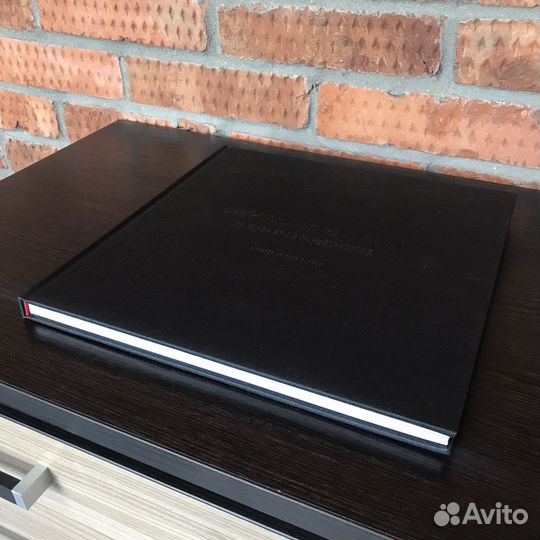 Альбом DC Defy Convention 20th Anniversary Book