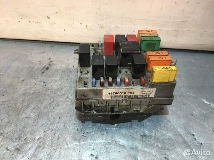 Блок предохранителей Fiat Albea 350A1000 2012