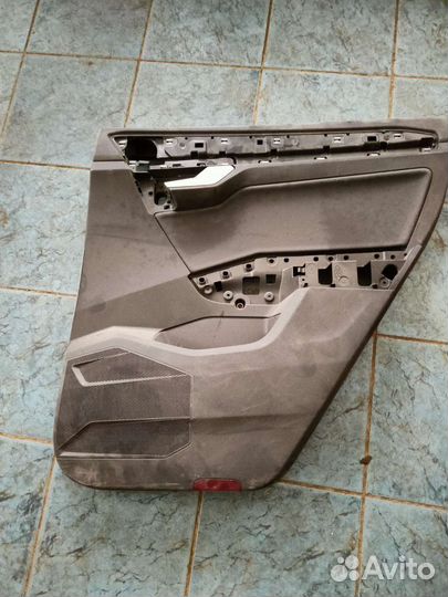 Обшивка двери задней правой volkswagen touareg 3